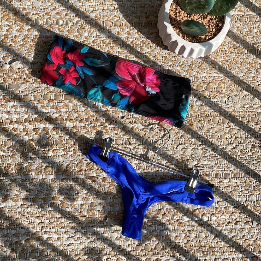 Red Hibiscus Bandeau